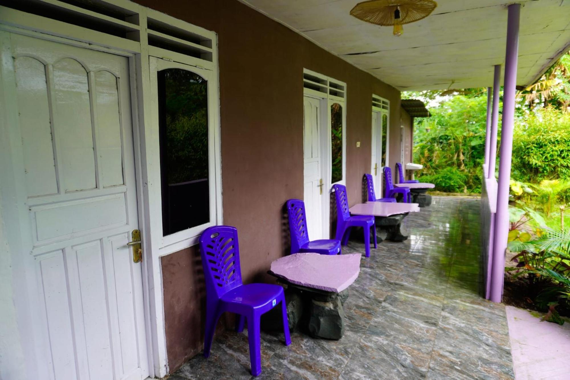 Legend Guesthouse Kelimutu Exterior photo